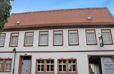 Pension & Hofcafé 'Tor zum Rheingau'