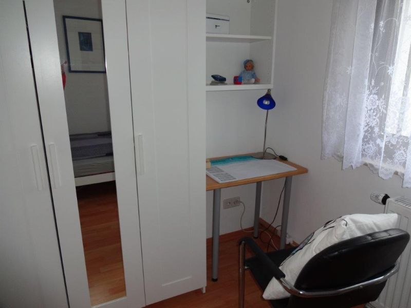 Nürnberg Monteurunterkunft Pfeffer: Schlaf- und Arbeitszimmer